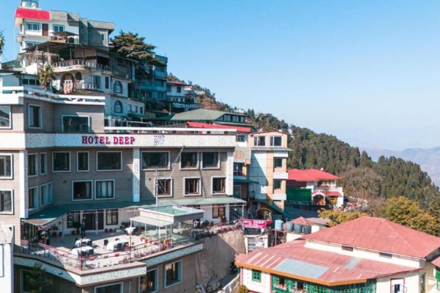 Deep Hotel
